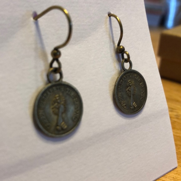Handmade ❤️ Bronze Elizabeth Coin Earrings - Picture 2 of 3